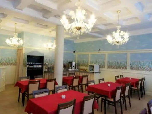 Grand Hotel De La Poste Salon-de-Provence 2*,  France